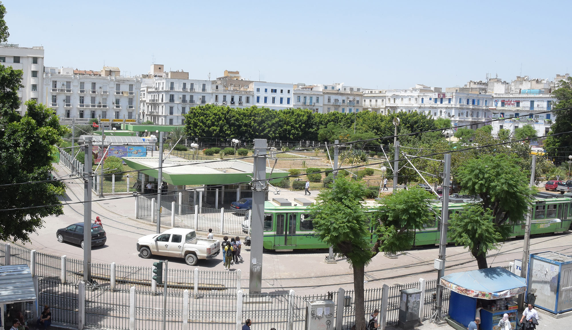 Place Barcelone : la municipalité de Tunis et la SNCFT...