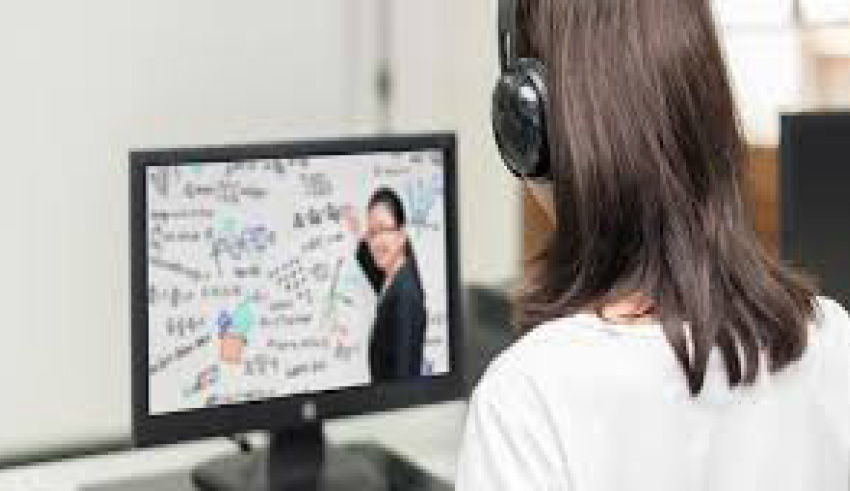 Cours particuliers : Quand l’interdiction alimente le marché en ligne