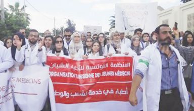 La grève de deux jours s’est transformée en sit-in ouvert : Les jeunes médecins engagent un bras de fer avec le gouvernement
