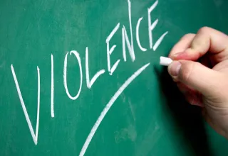 Hausse des braquages et violences scolaires : Deux projets de...