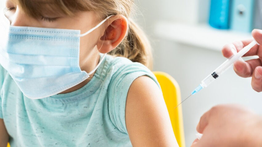 Vaccination des enfants: Les vaccins Pfizer et Moderna autorisés dans plusieurs pays pour les 15-18 ans