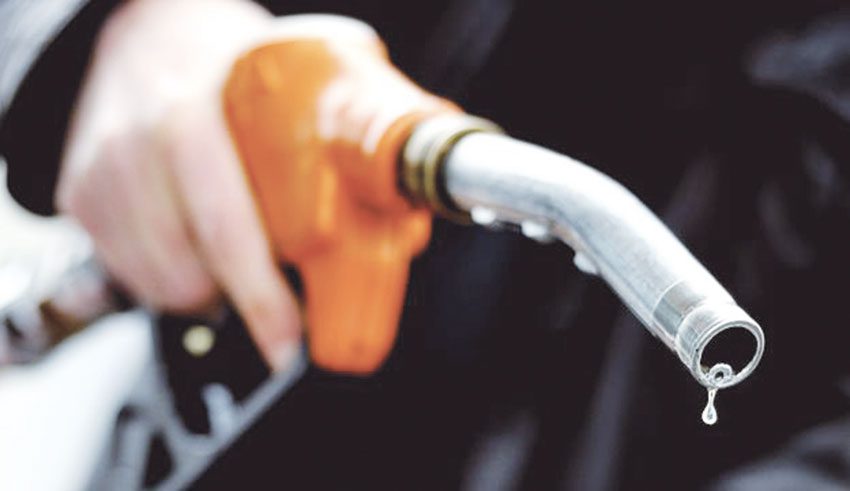 L&rsquo;expert en énergie Mahmoud El May anticipe une hausse imminente des prix des carburants
