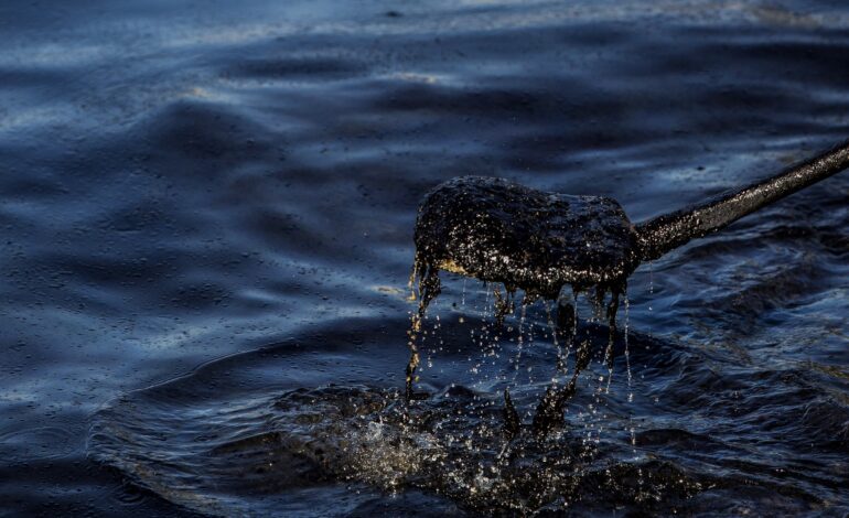Marée noire en mer Noire : 2.400 tonnes de produits pétroliers déversées