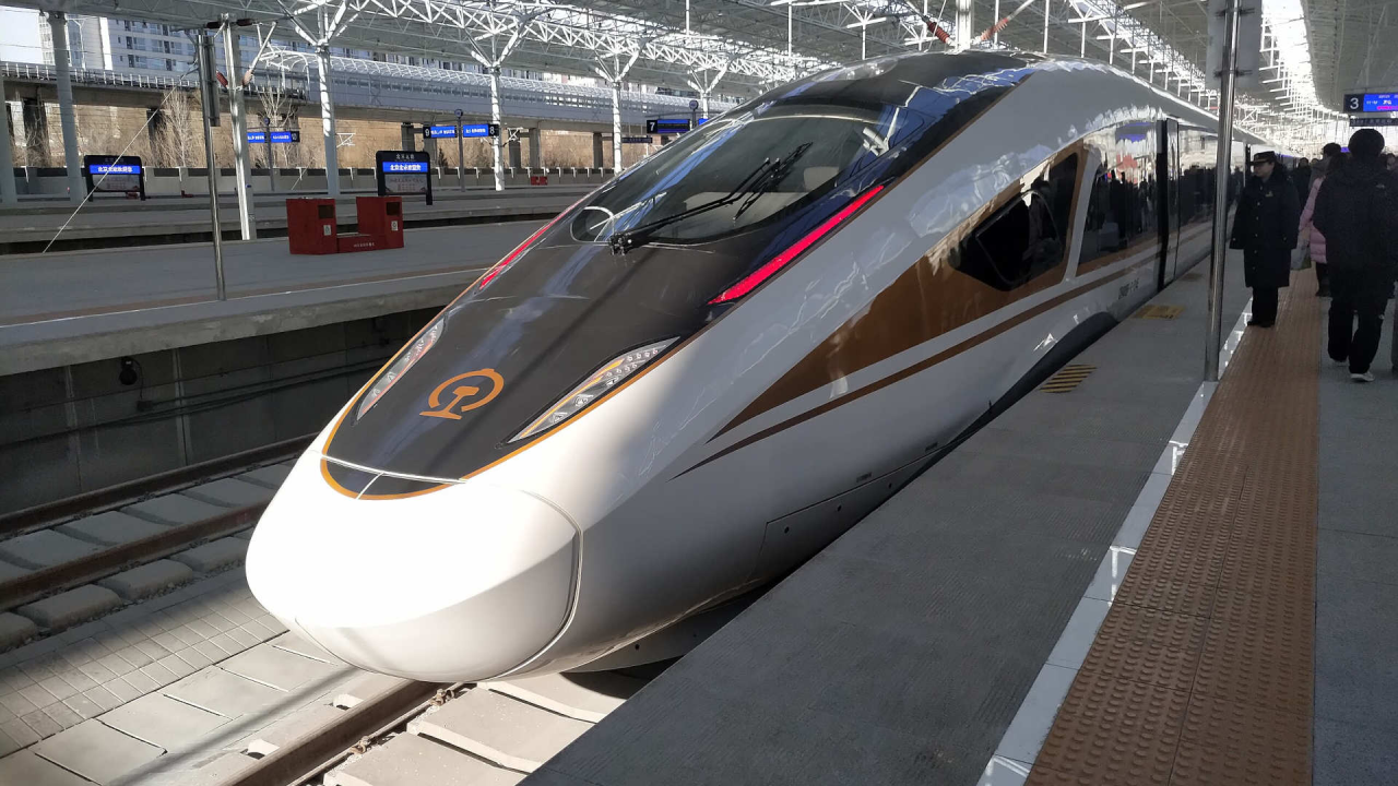 Un train à grande vitesse relie désormais Xi&rsquo;an à Hong Kong en moins de 11 heures !