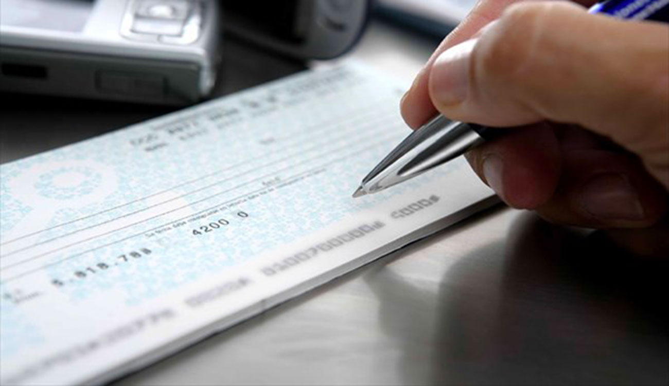 Justice : le recours aux chèques a chuté d’un tiers...