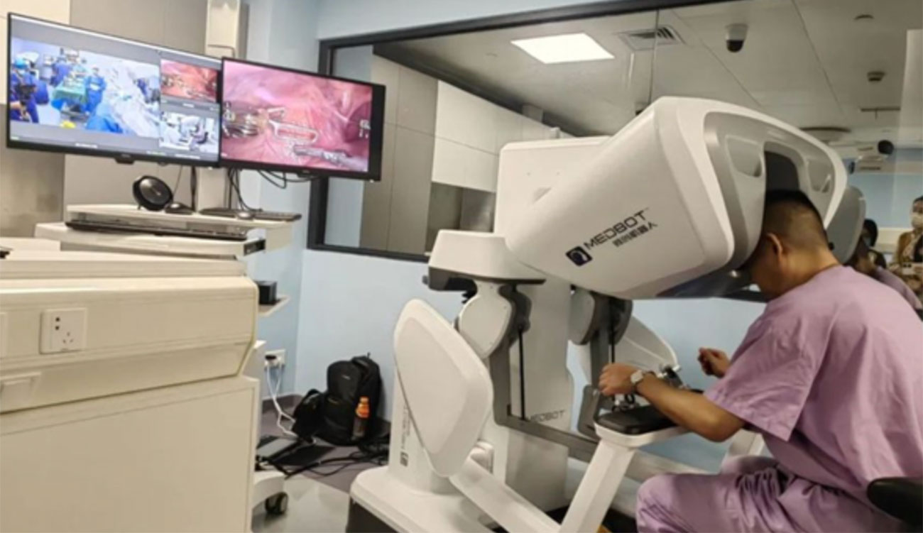 Chine : de nouvelles prouesses chirurgicales télécommandées à distance et assistées par des robots