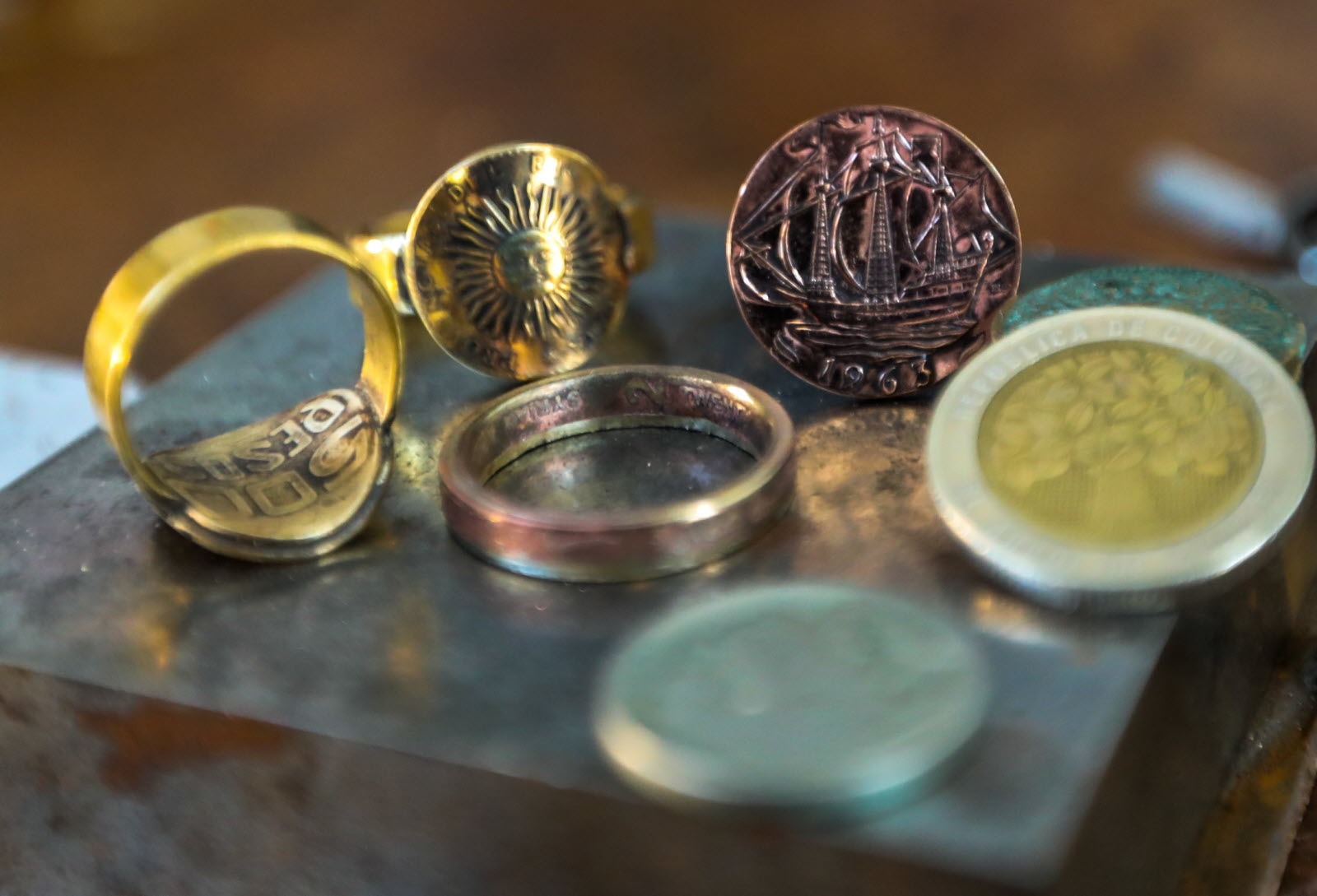 Transformées en bijoux:   Un trafic de pièces de monnaie inquiète la communauté africaine