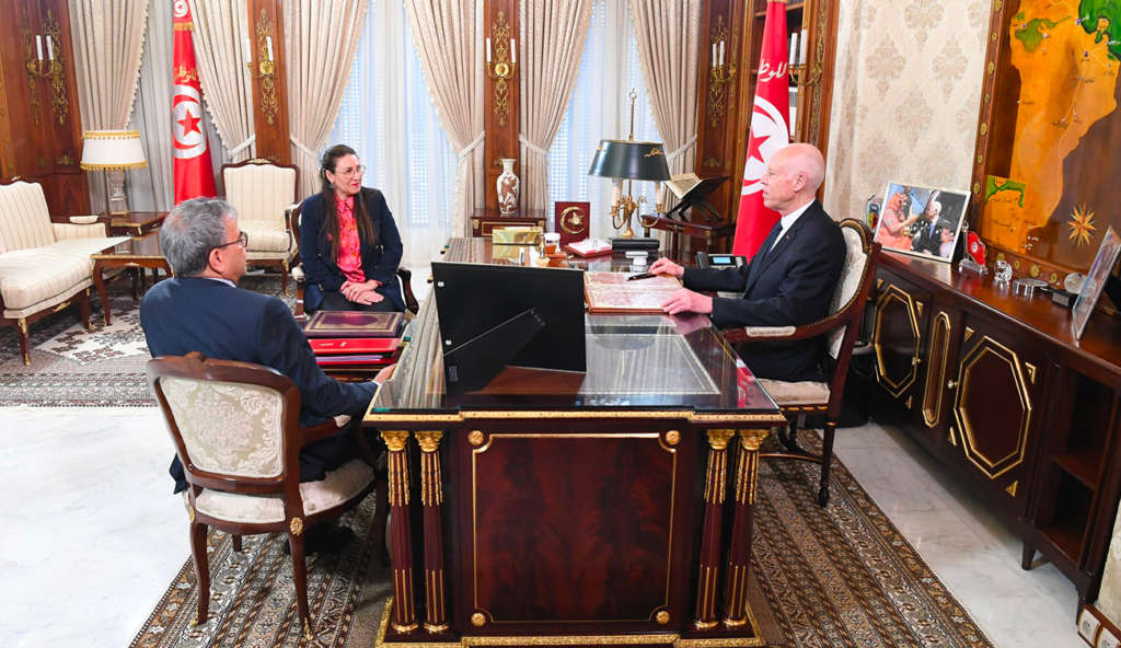 Défis financiers : Le Président appelle à l’unité des institutions et au respect des lois bancaires