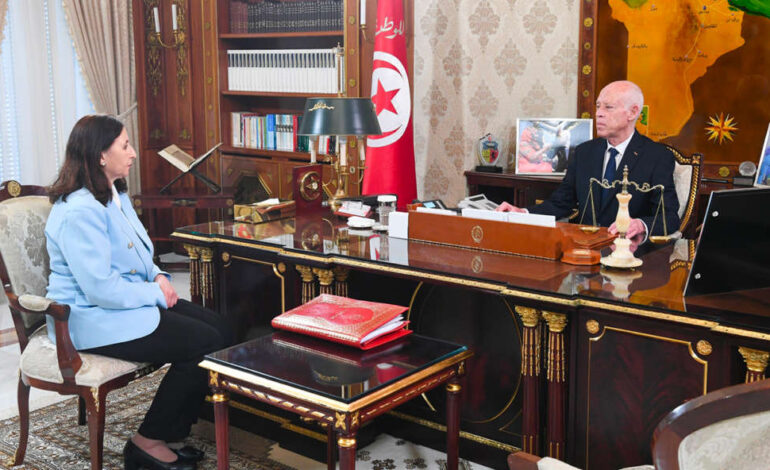 Kaïs Saïed reçoit la cheffe du gouvernement à Carthage : Priorité aux réformes sociales profondes