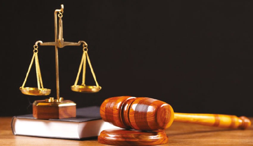 Regards sur la scène politique nationale : La justice face...