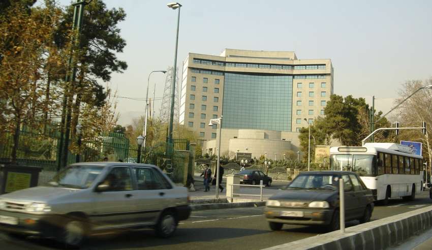 L’Etat sioniste bombarde le siège de la radio et de la télévision à Téhéran