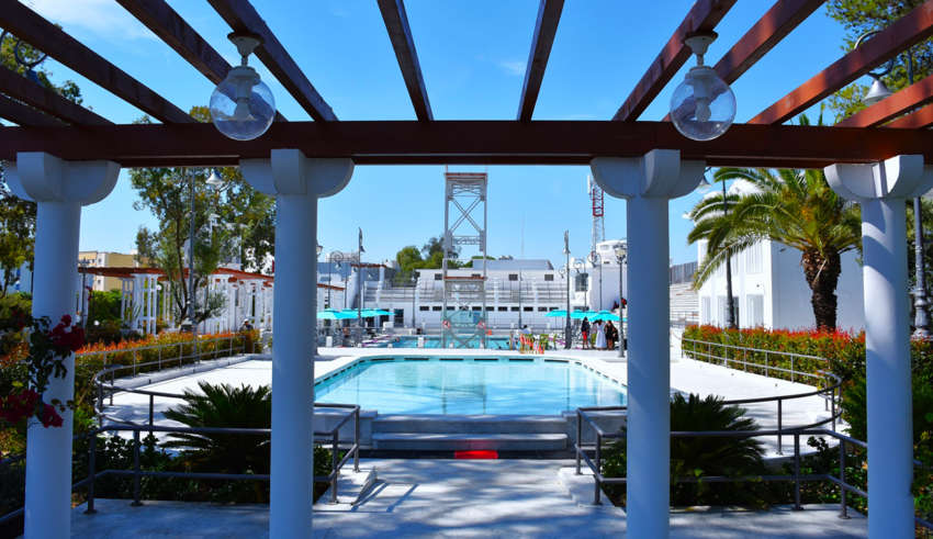 La piscine du Belvédère revoit ses prix : jusqu’à -50 % sur les locations pour mariages