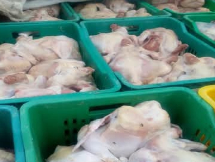 Tunis et Gafsa: saisie de plus de 700 kg de produits alimentaires et de viande de volaille « périmés »