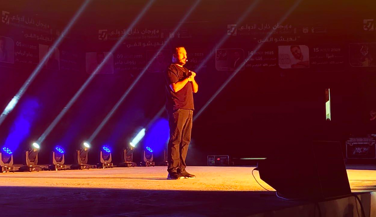 “Visa” de Karim Gharbi au Festival international de Nabeul : un spectacle à guichets fermés qui séduit