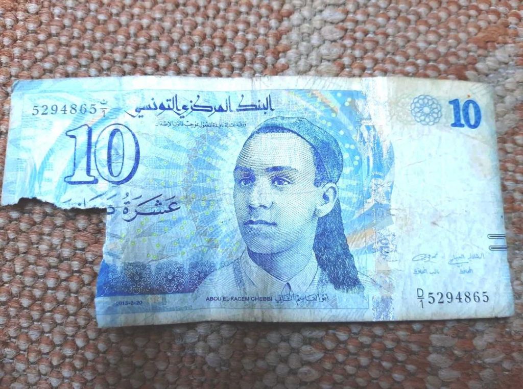 Billets déchirés et anciens en Tunisie : les conseils d’un expert bancaire pour les échanger