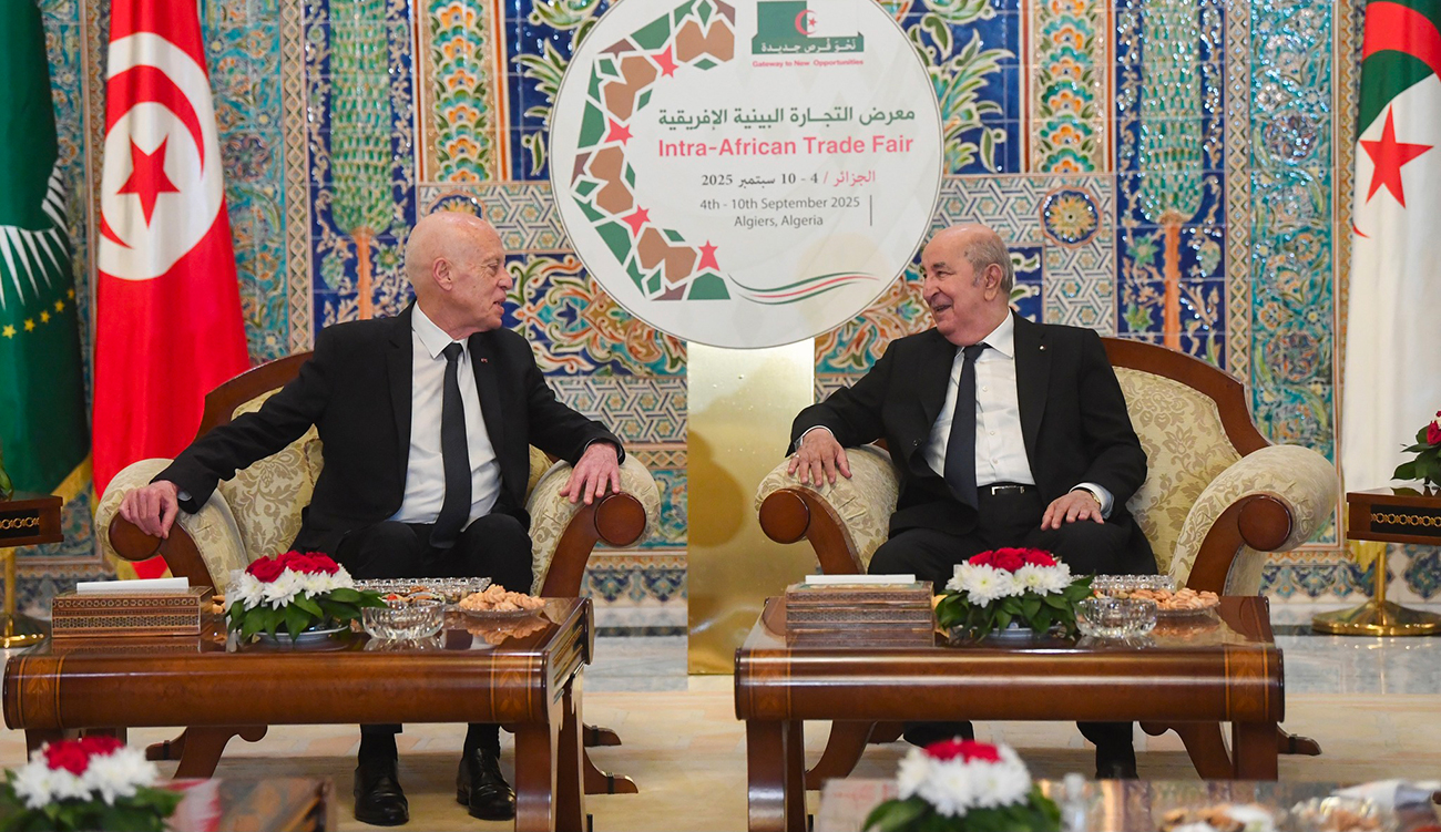 Rencontre de haut niveau à Alger : Kaïs Saïed et Tebboune évoquent enjeux régionaux et bilatéraux