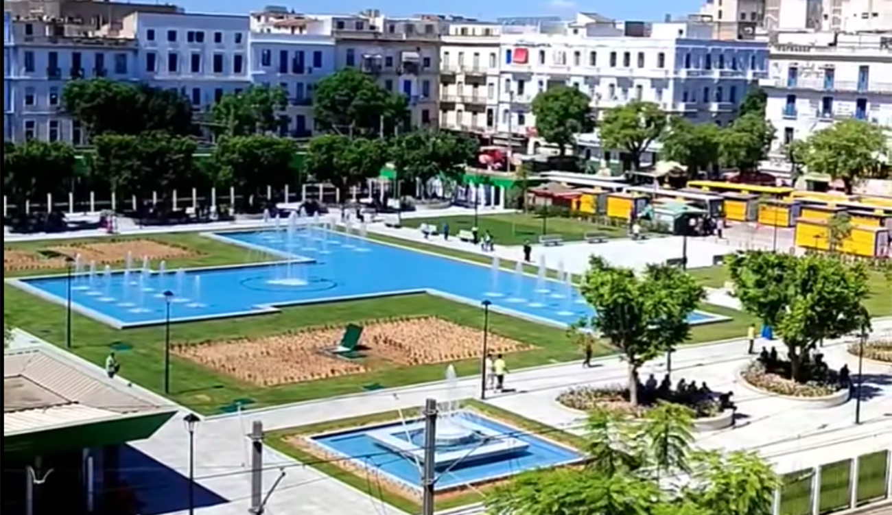Trois kiosques démolis près de la station de Barcelone à Tunis