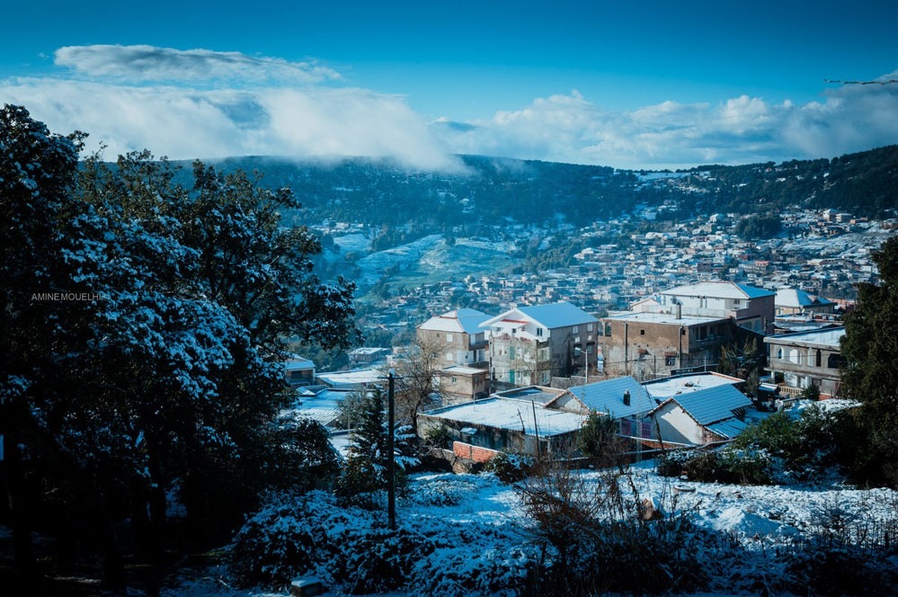 Chutes de neige sur les hauts de l’Ouest tunisien et...