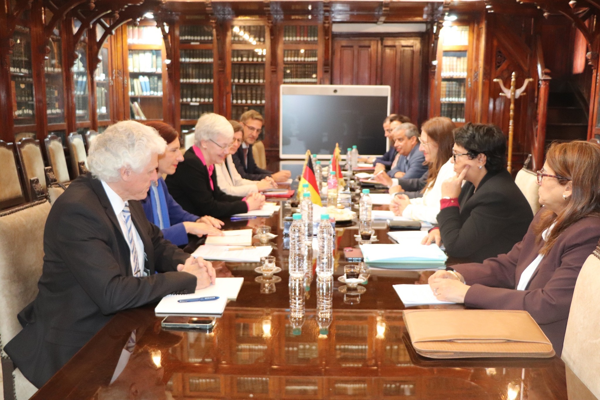 Michket Slama Khaldi reçoit l’Ambassadrice allemande Elisabeth Wolbers : pour...