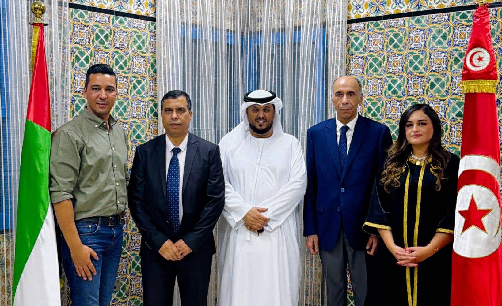 L’ambassade de Tunisie à Abou Dhabi honore le commentateur émirati...