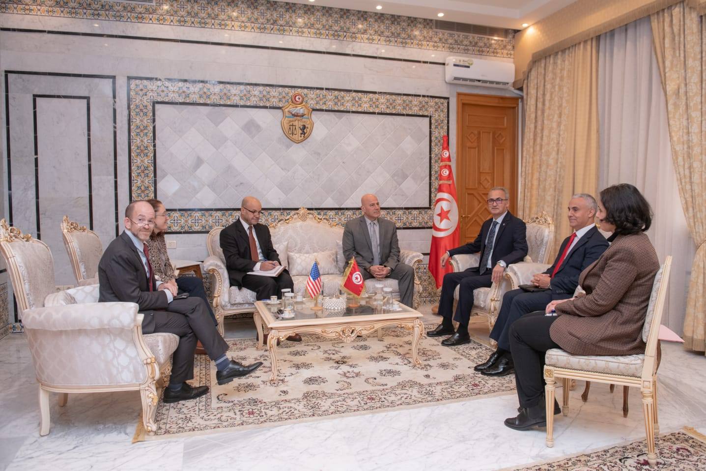 Le secrétaire d’État aux Affaires étrangères s’entretient avec le nouvel...