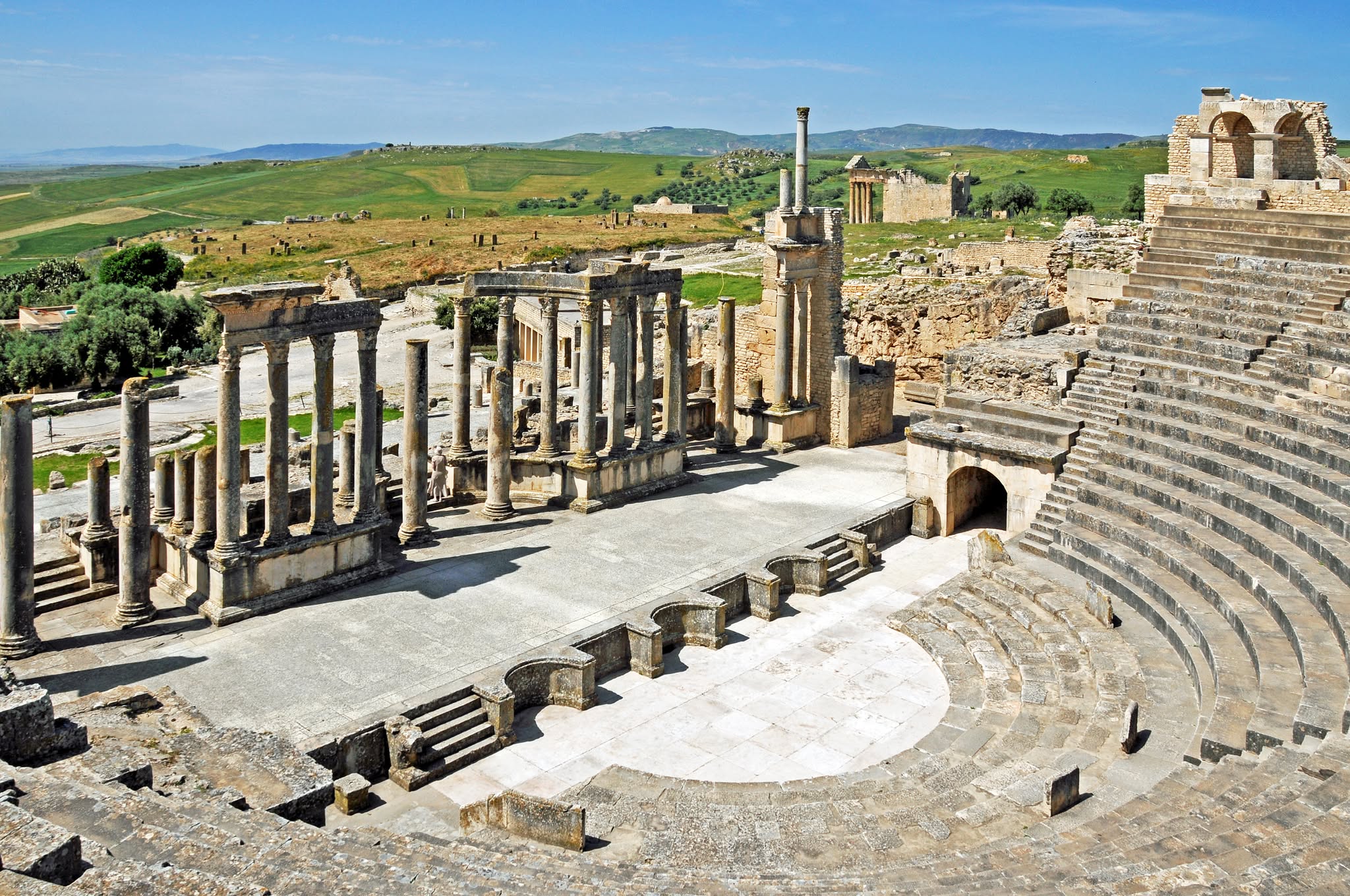 Béja-Site de Dougga: quand l&rsquo;or vert de Thibar séduit les...