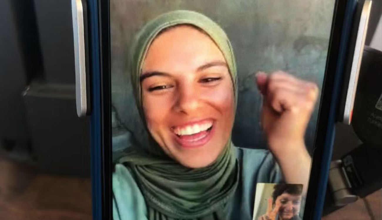 « Put Your Soul on Your Hand and Walk »...