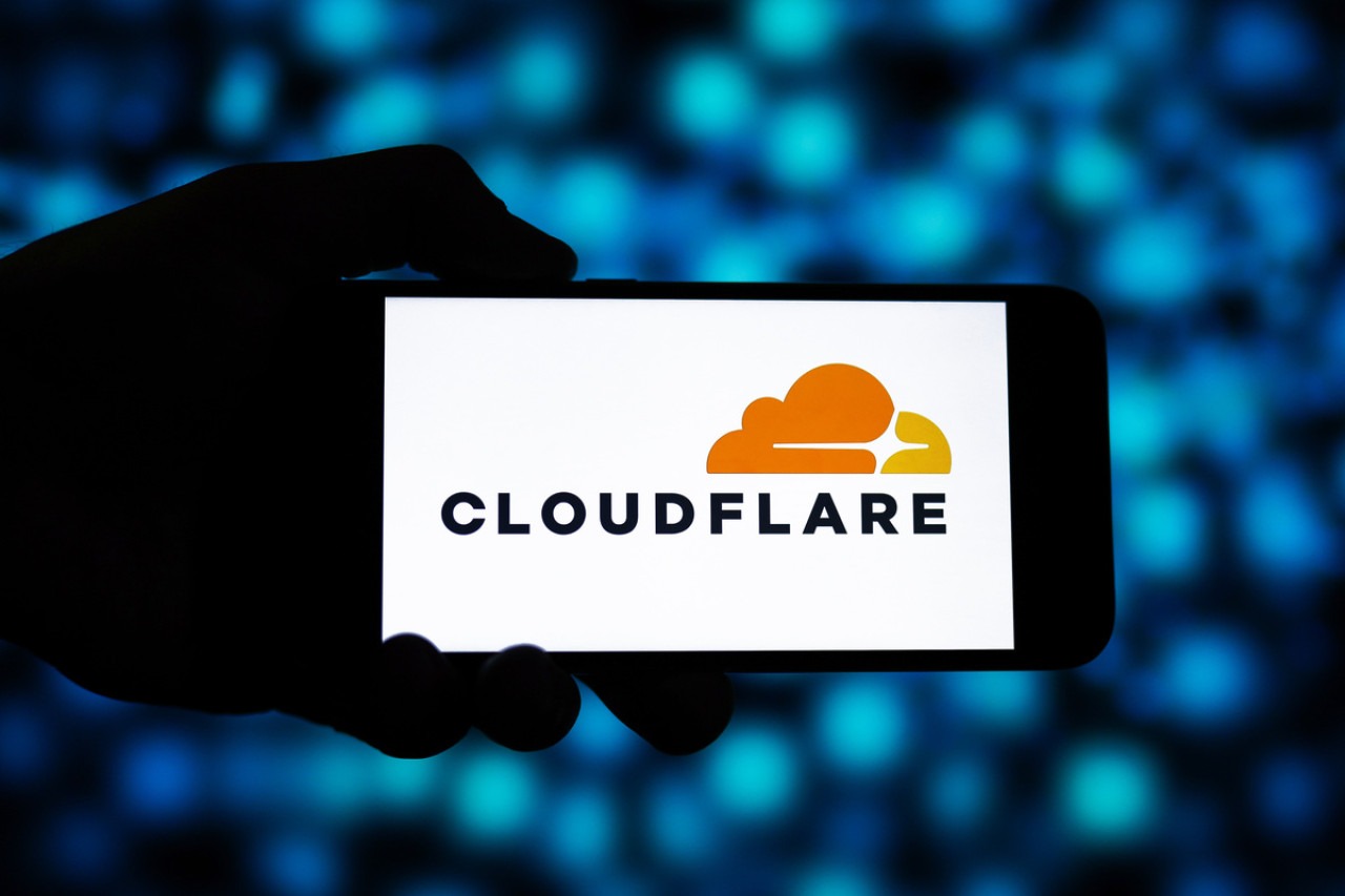 Panne Cloudflare : Psychose du Complot vs. Réalité Technique