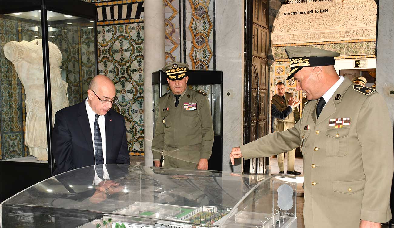 Visite d’inspection du ministre de la Défense au cœur du...