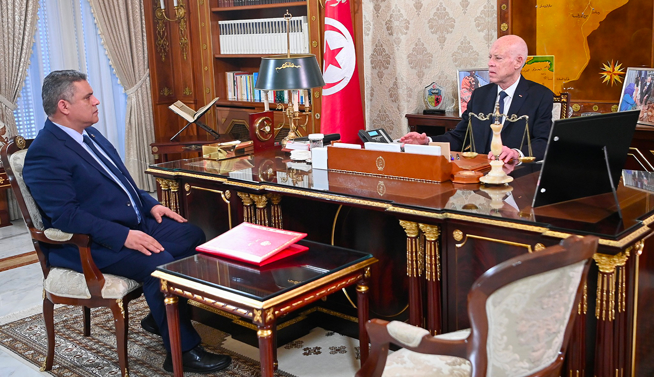 Crise des déchets : Le Président pointe la défaillance et...