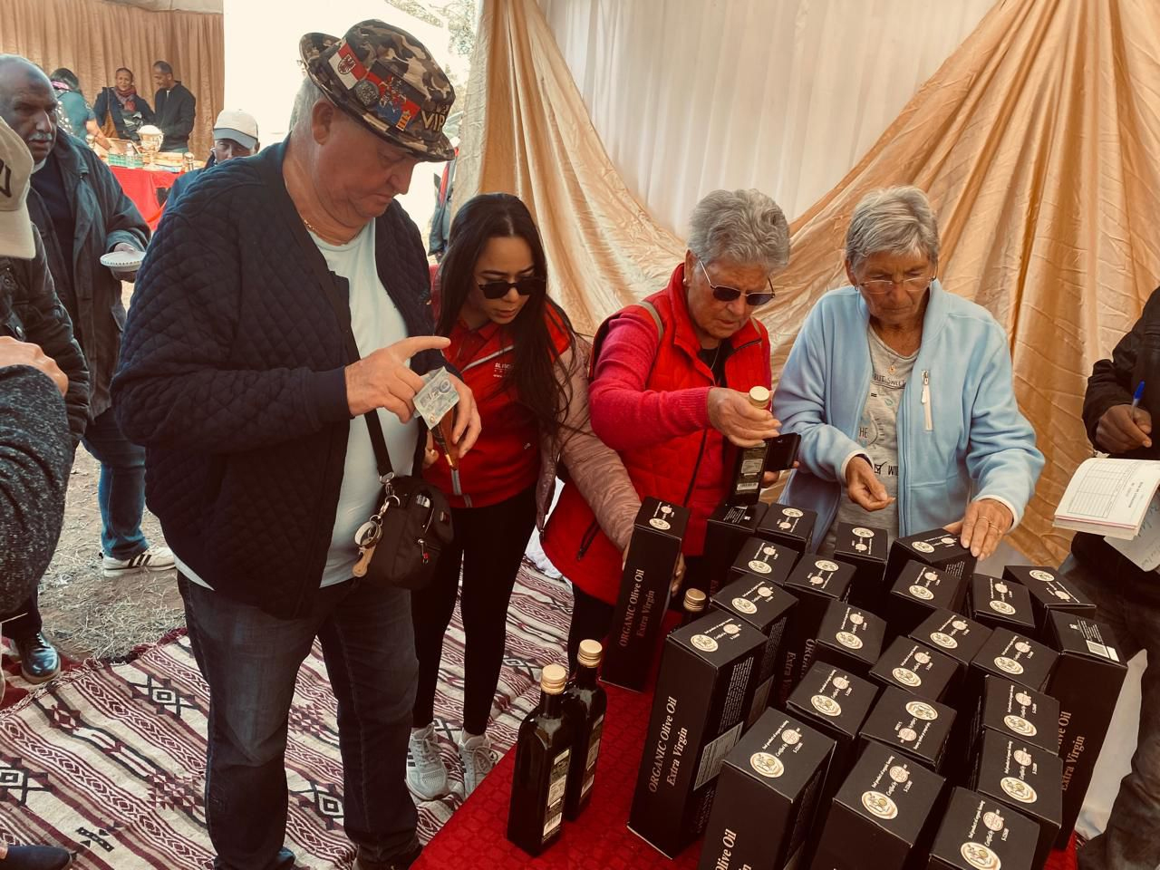 Complexe agricole d’Enfidha : les touristes découvrent l’huile d’olive tunisienne...