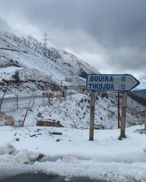 Les premiers flocons de neige tombent en Algérie, perturbations en...