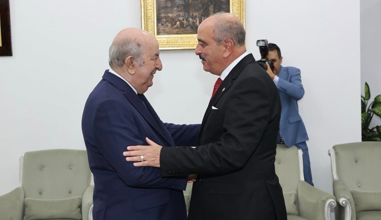 Mohamed Ali Nafti reçu par Abdelmadjid Tebboune avant la réunion...