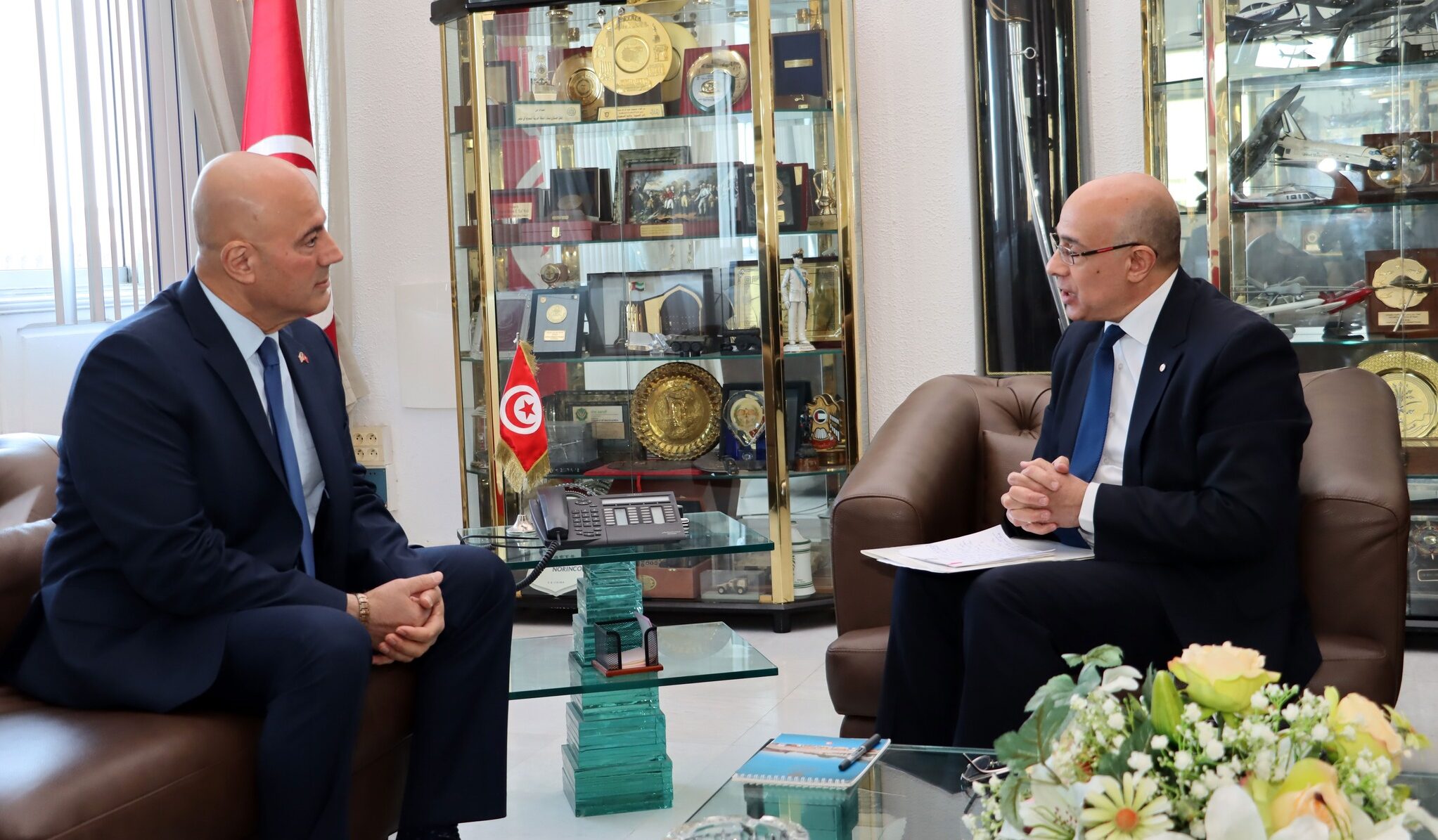 Le ministre de la Défense reçoit le nouvel ambassadeur américain