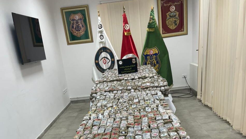 Démantèlement de plusieurs réseaux internationaux de trafic de drogues en...