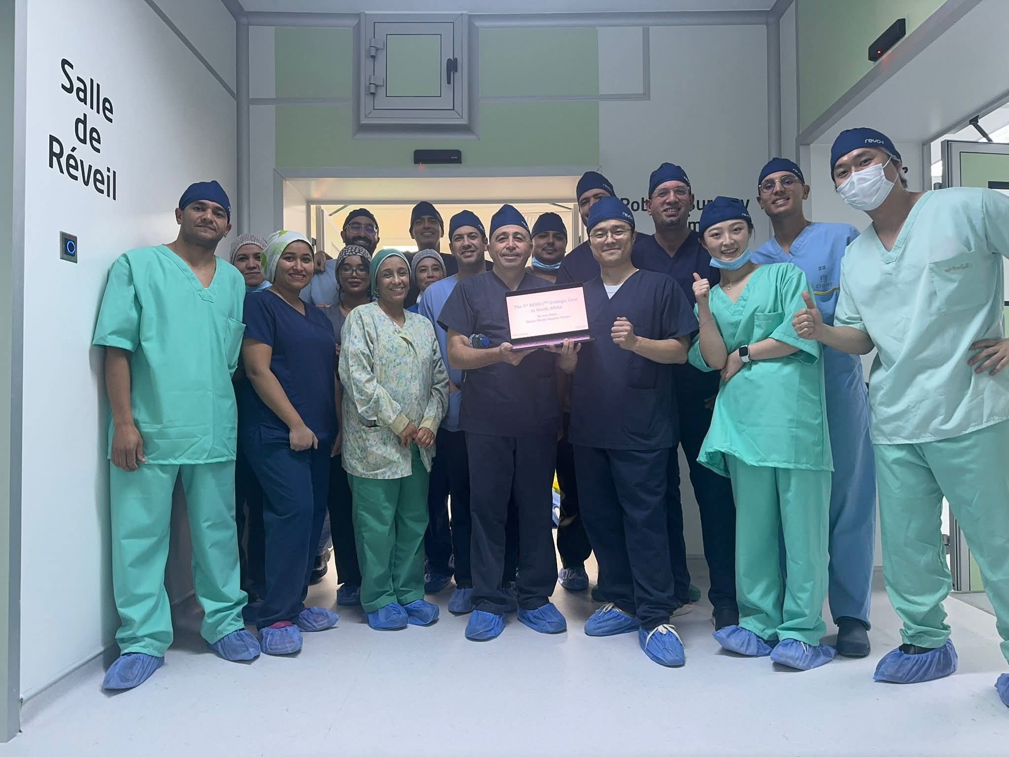 Tunisie : première chirurgie rénale robotisée réalisée à l’hôpital Charles...