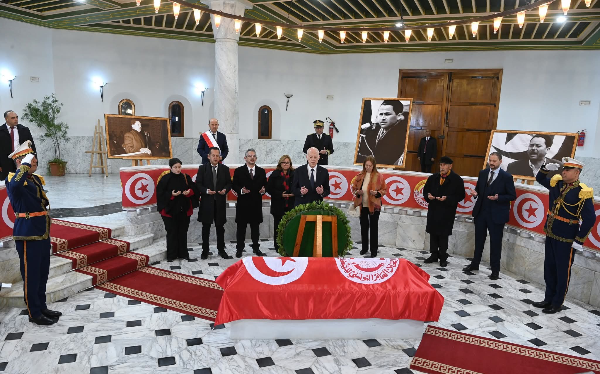 Kais Saïed rend hommage à Farhat Hached et rencontre les...