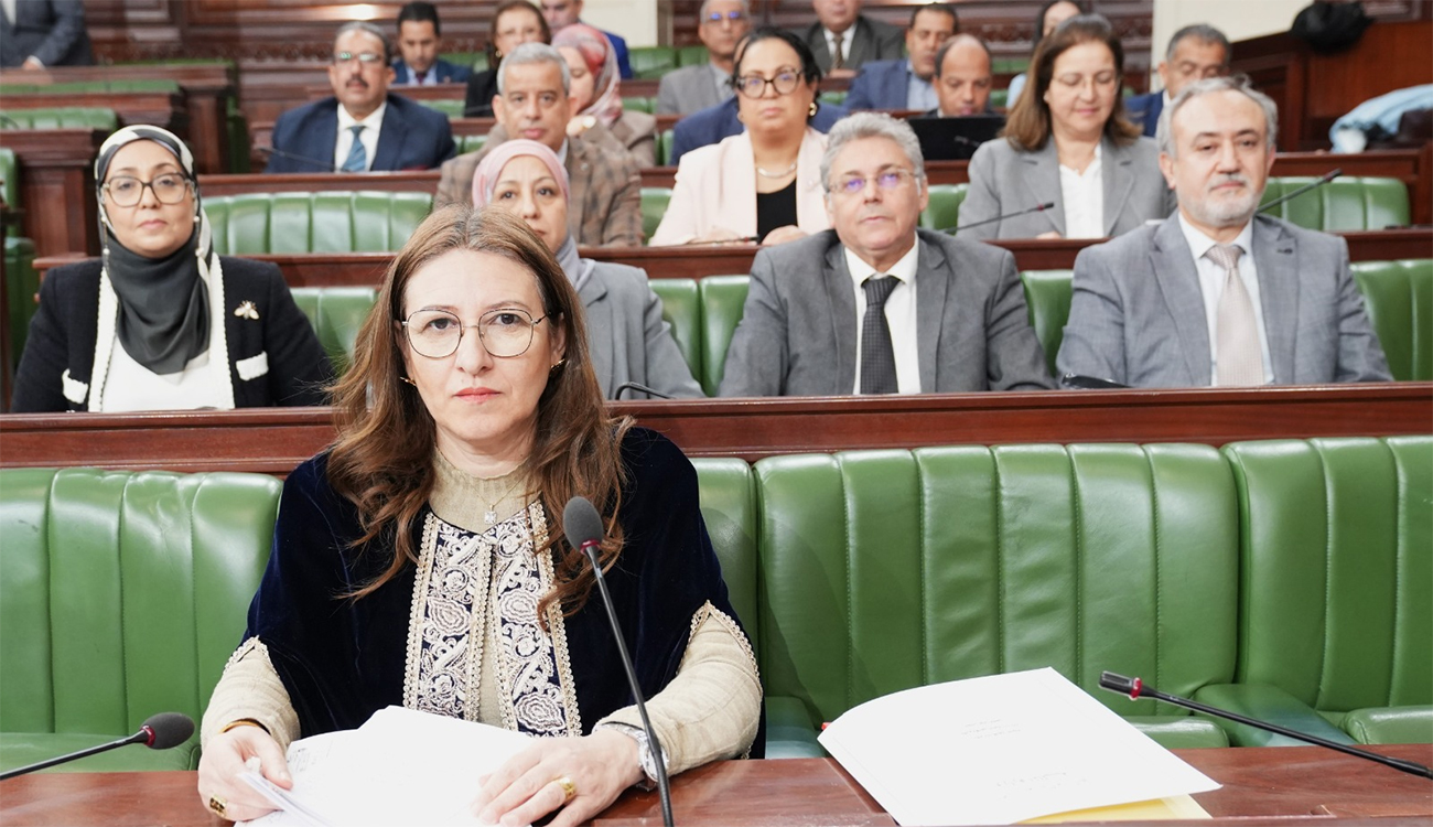 L’Assemblée adopte la titularisation des agents de nettoyage à La...