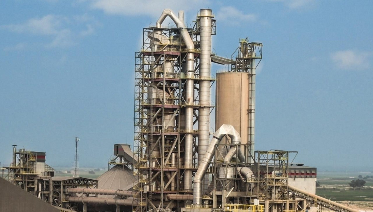 L’espagnol Cementos Molins acquiert le cimentier portugais Secil pour 1,4...