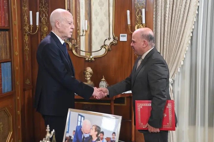 Tunisair, bus, métro : Kaïs Saïed ordonne la reconquête