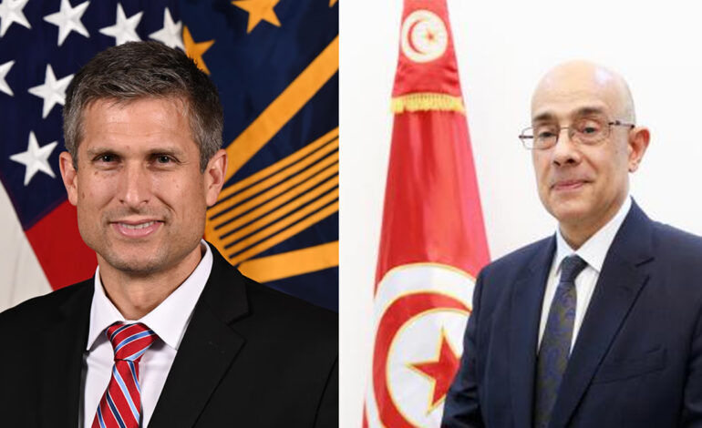 Le ministre de la défense nationale s’entretient par téléphone avec le secrétaire adjoint américain à la Guerre