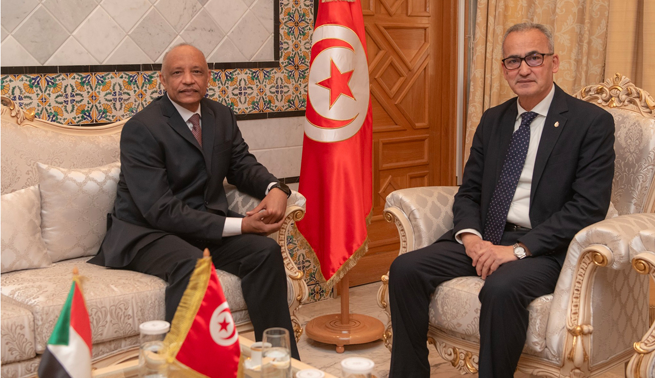 Le Secrétaire d’État aux Affaires étrangères s’entretient avec l’ambassadeur du...