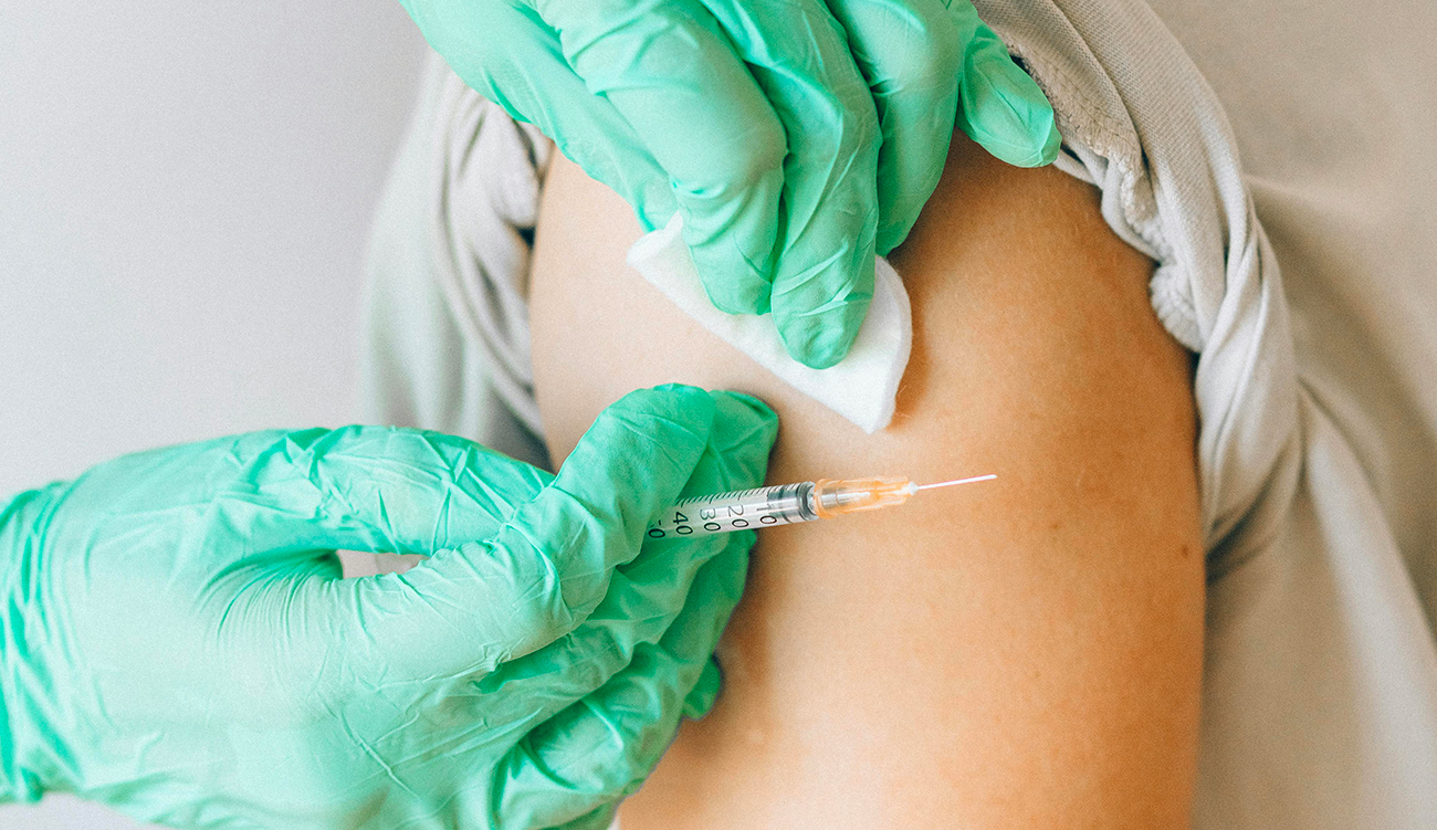 Grippe saisonnière : le vaccin offre une protection comprise entre...
