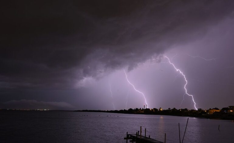 Orages, grêle et vents violents : une nuit sous haute vigilance météo