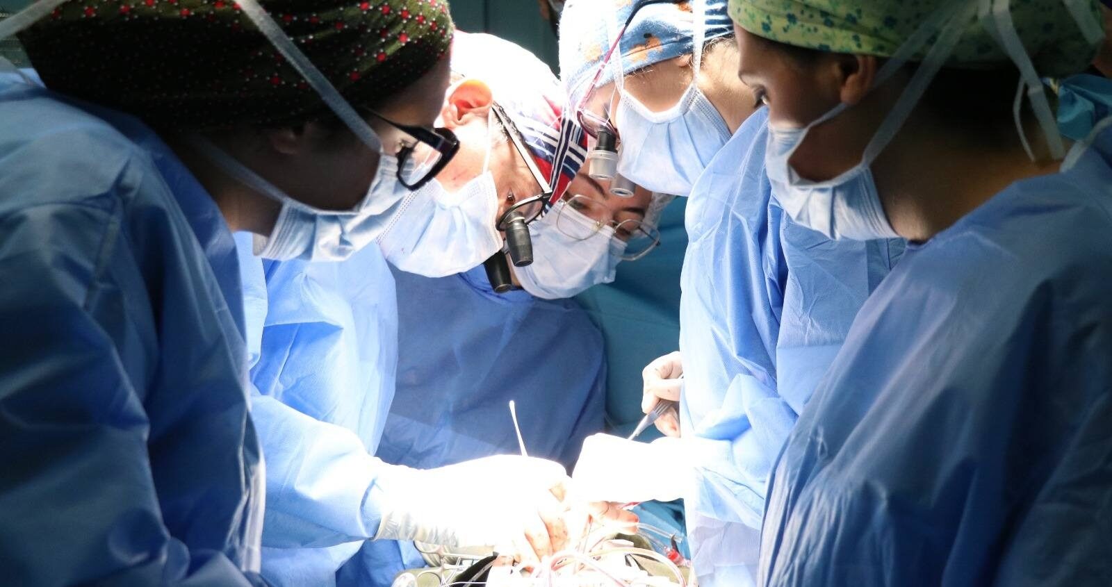 Hôpital Béchir Hamza: première opération de chirurgie cardiaque à cœur...