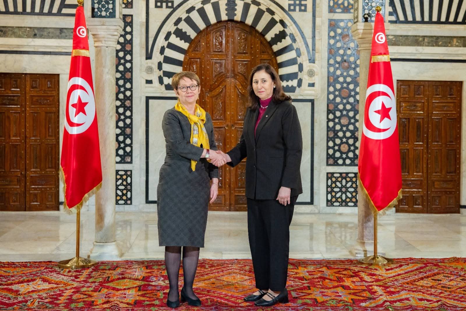 Sarra Zaafrani Zenzeri reçoit la présidente de la BERD à...