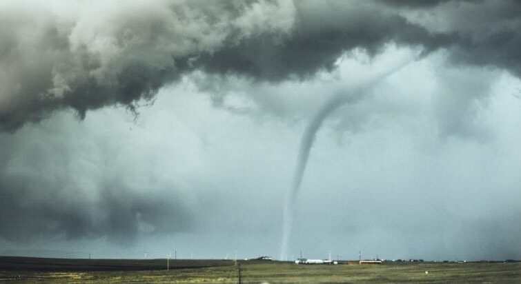Deux tempêtes en une semaine : plus de 100 alertes...
