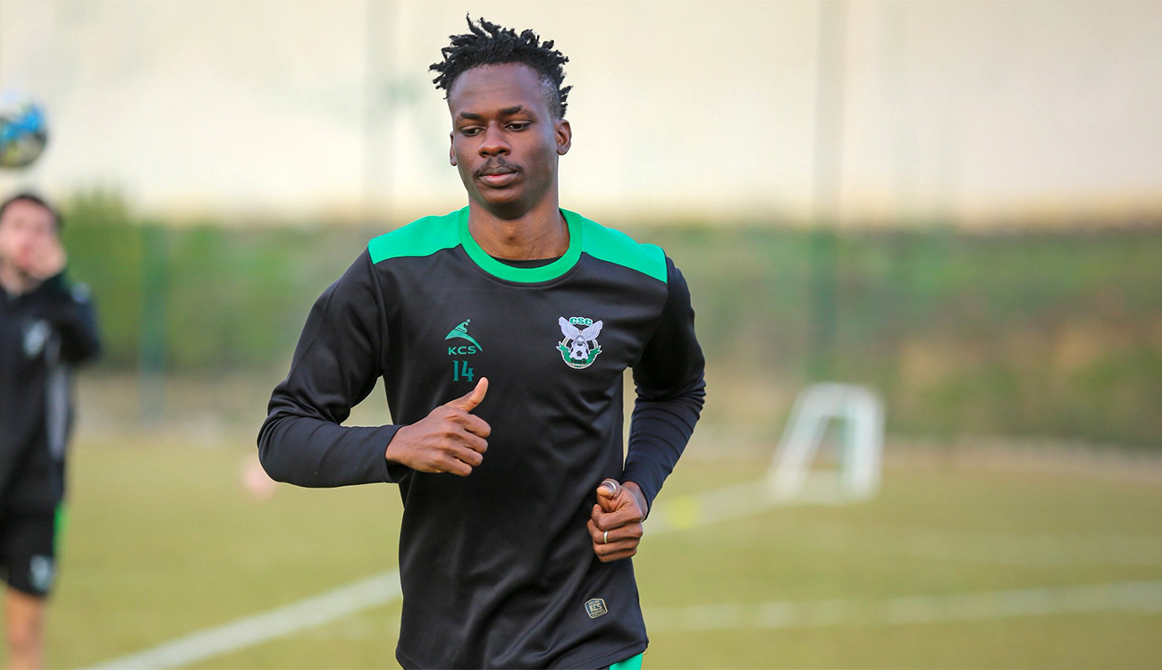 Le ST recrute et dégraisse : À la recherche de...