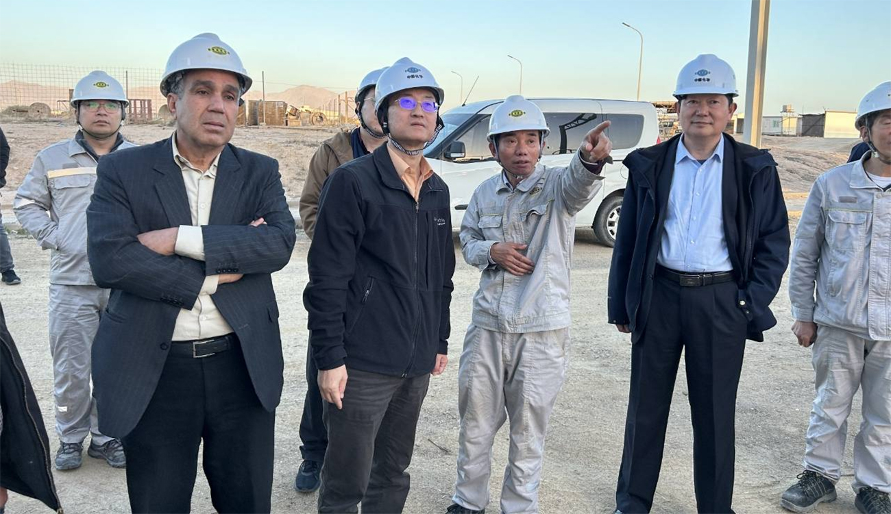 L’ambassadeur de Chine en Tunisie visite des projets énergétiques et...