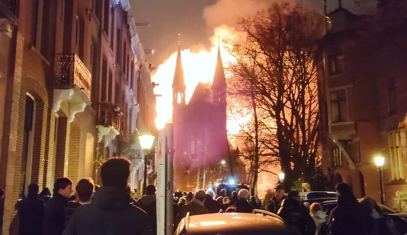 Une église historique d&rsquo;Amsterdam détruite par un incendie